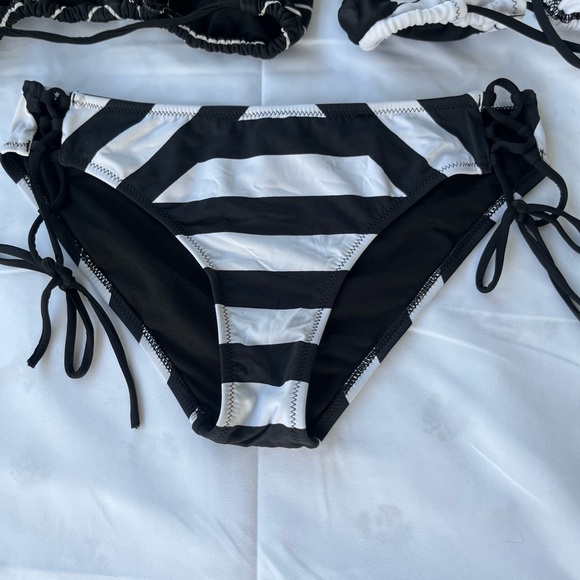 Fox Y2K Monochrome Striped Bikini with Logo - Picture 8 of 12